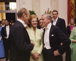 President Gerald Ford Betty with Fred Astaire at White House New 8x10 Photo - £6.96 GBP