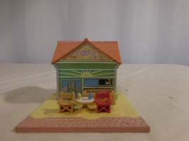 Polly Pocket Bluebird 1993 Beach Cafe House Pink roof Chairs + table  Vi... - $20.81