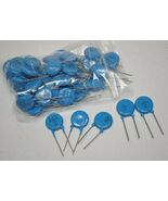 Lot of 40 EDC Oscillator Crystals 3.579 MHz Part# 333R05-001 - €57,77 EUR