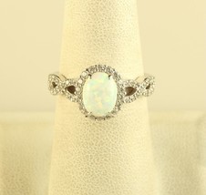 Vintage Sterling Oval Halo Opal &amp; CZ Gemstone Accent Infinity Engagement Ring - £39.78 GBP