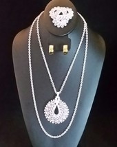 TRIFARI White Lacey Vintage Jewelry Set- Brooch Necklace + Monet Earring... - £59.95 GBP