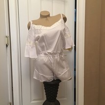 White boho chic lace trim jumper romper small nwot - $237.71 MXN