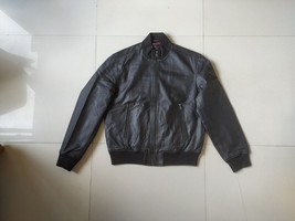 D.A.R.K Men&#39;s Leather Bomber Jacket $199 WORLDWIDE SHIPPING FAT 0223 - $119.46