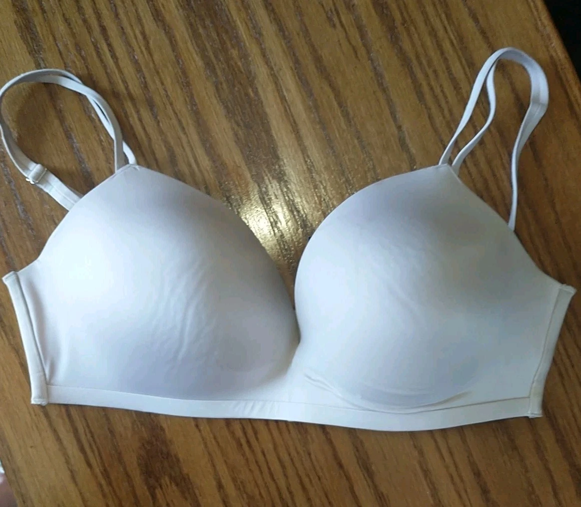 Victoria&#39;s Secret Pink Padded Wireless Bra with Adjustable Straps 34DD - $23.13 CAD