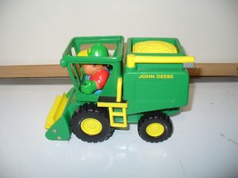 2010 John Deere RC2 Toy Tractor Tiller Thrasher W/Driver VG - £7.93 GBP