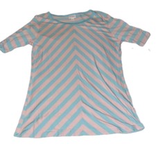 Lularoe Women’s Top Size XL Gigi T-Shirt Round Neck Chevron Pink and Blu... - $11.75