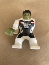 Lego Hulk Minifigure White Jumpsuit WEAR Marvel Avengers Endgame *Damaged* - £9.33 GBP