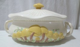 Vintage Arnel&#39;s 10&quot; Merry Mushroom Covered Casserole Signed - £39.54 GBP
