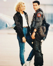 TOP GUN Kelly McGillis and Tom Cruise classic pose on airfield 8x10 inch photo - £7.81 GBP