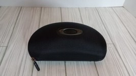 Oakley Sunglasses Hard Zippered Case Only Black Clean Inner Padding Travel Sun - $13.85