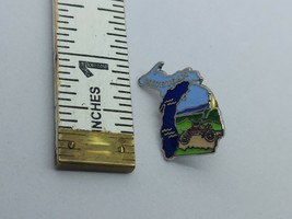Michigan Souvenir Pin Vintage MAFCO State Shaped Collectible - £8.29 GBP