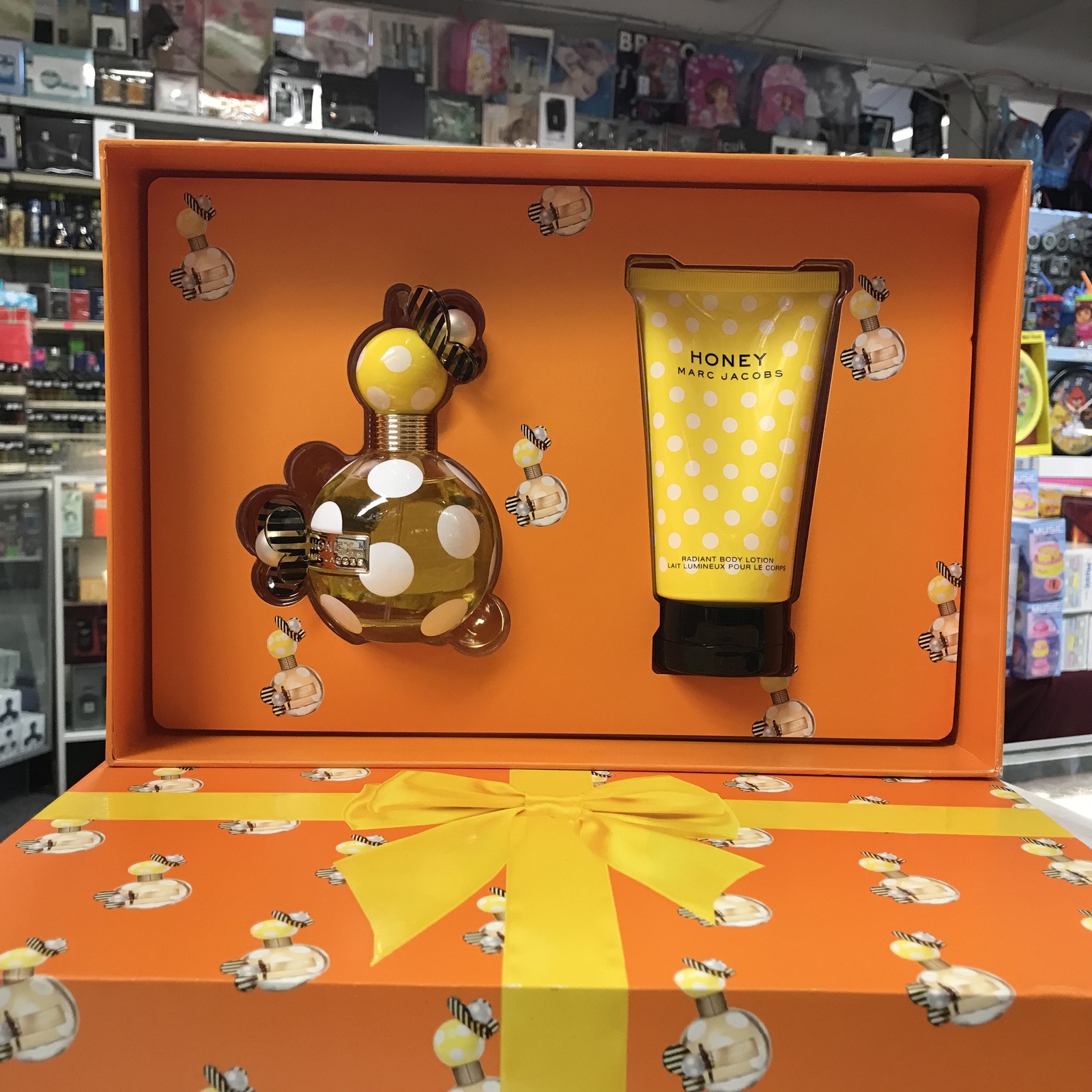 Honey By Marc Jacobs 2pcs Women Set 3.4 Oz and 50 similar items