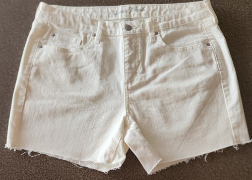 Universal Thread™ ~ Size 14 ~ Frayed Hem ~ White ~ Denim ~ Boyfriend Shorts - $30.00