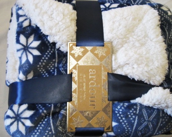 Beautiful New Luxury Velvet/Sherpa Throw Blanket 50 x 60 Reversible Alpine Print - £27.53 GBP