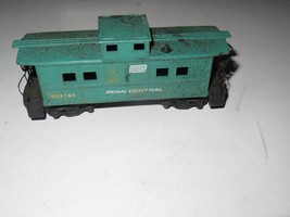 HO - PENN CENTRAL CABOOSE- FAIR- NEEDS COUPLERS - W79 - $2.37