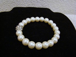 Fashion Jewelry - Beautiful Faux Pearl Bracelet with Rhinestoned Accessory - £9.58 GBP