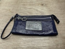 Coach Poppy Women&#39;s Deep Blueish Purple Patent Leather Zip Up Wallet/Wri... - £19.78 GBP