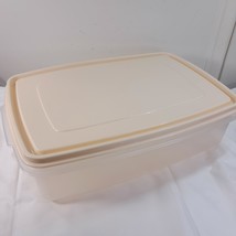 Rubbermaid Servin Saver Storage Container Almond Lid Rectangle #7 17 cup... - $28.00
