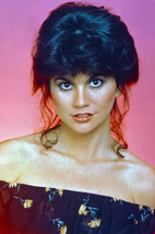 Linda Ronstadt Nice Studio 70's 18x24 Poster - $23.99