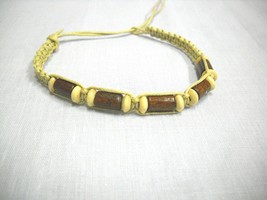 LIGHT TAN NATURAL MACRAME w BROWN &amp; TAN WOODEN BEADS TIE ON BRACELET OR ... - $91.40 MXN