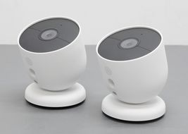 Google GA01894-US Nest Cam Indoor/Outdoor Security Camera (Pack of 2) - White image 2