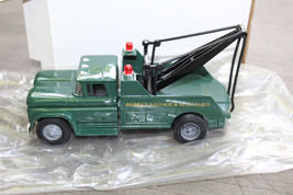 Ertl #19372 1:40 Scale 1960 Green Chevy Bubba&#39;s Salvage Tow Truck MINT LB - £31.15 GBP