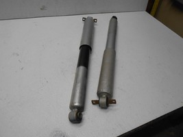 1998 chevrolet S10 Rear Shock Set LH And RH - £33.83 GBP