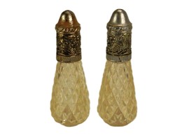 Vintage Salt &amp; Peppers, Plastic Bottles w/Crosshatch Diamonds, Grape Clu... - $278.88 MXN