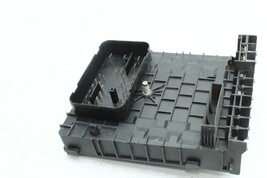 2006-2009 VOLKSWAGEN RABBIT ENGINE BAY ELECTRICAL FUSE RELAY BOX ASSEMBLY H1713 image 11