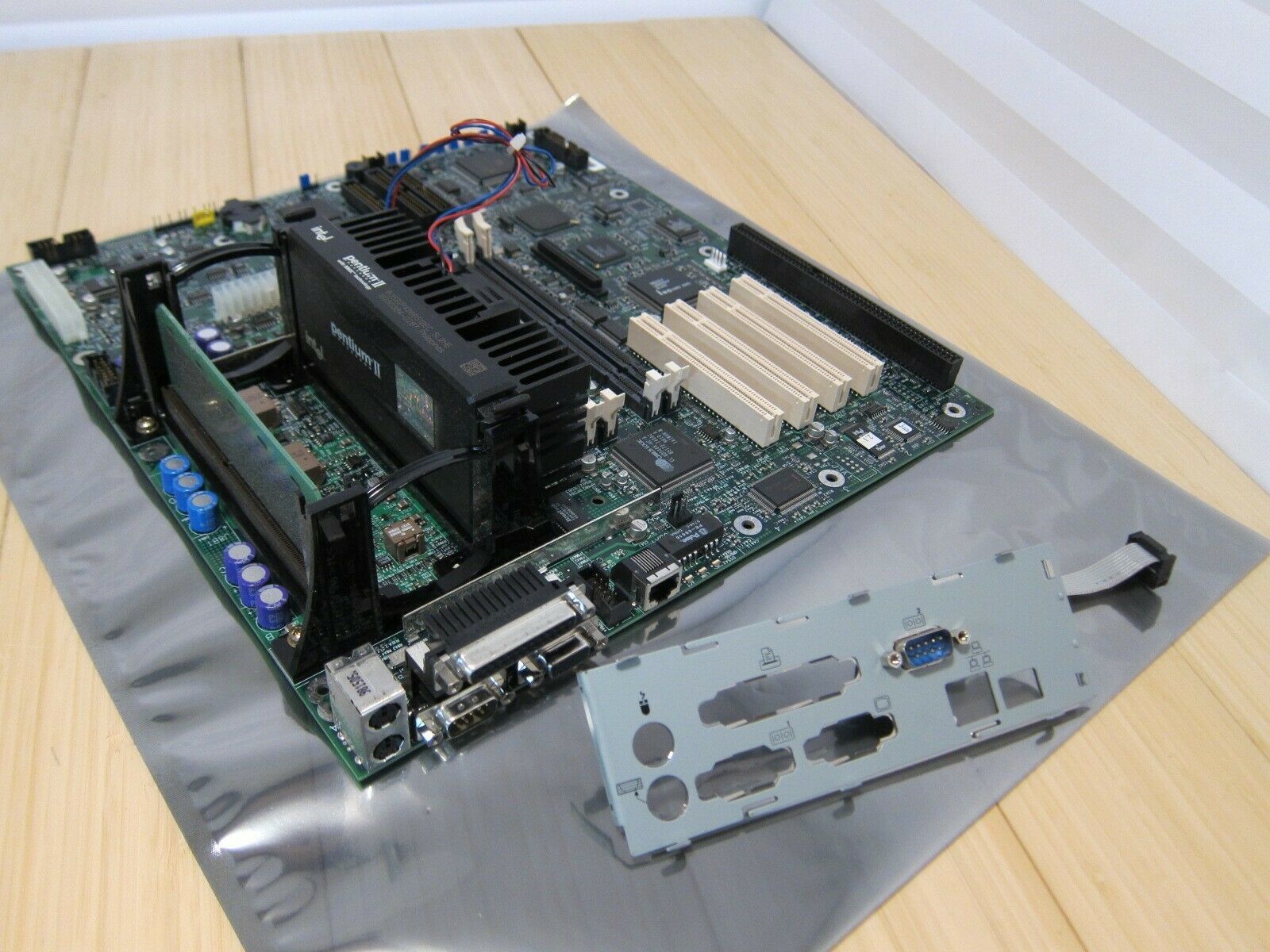 E13976 Dual Slot Motherboard with single Intel Pentium II 266 & 32MB RAM - $121.54