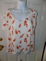 Forever 21 Leaf Print Cold Shoulder Cutout SS Shirt Size L Women&#39;s NEW - £15.52 GBP