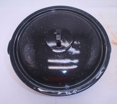 Vintage Black Enameled Cooking Pot w Lid - $321.59 MXN