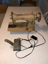 Vtg &#39;40s &#39;50s Universal DeLuxe Precision Sewing Machine Gold Scrollwork W Pedal - £70.46 GBP