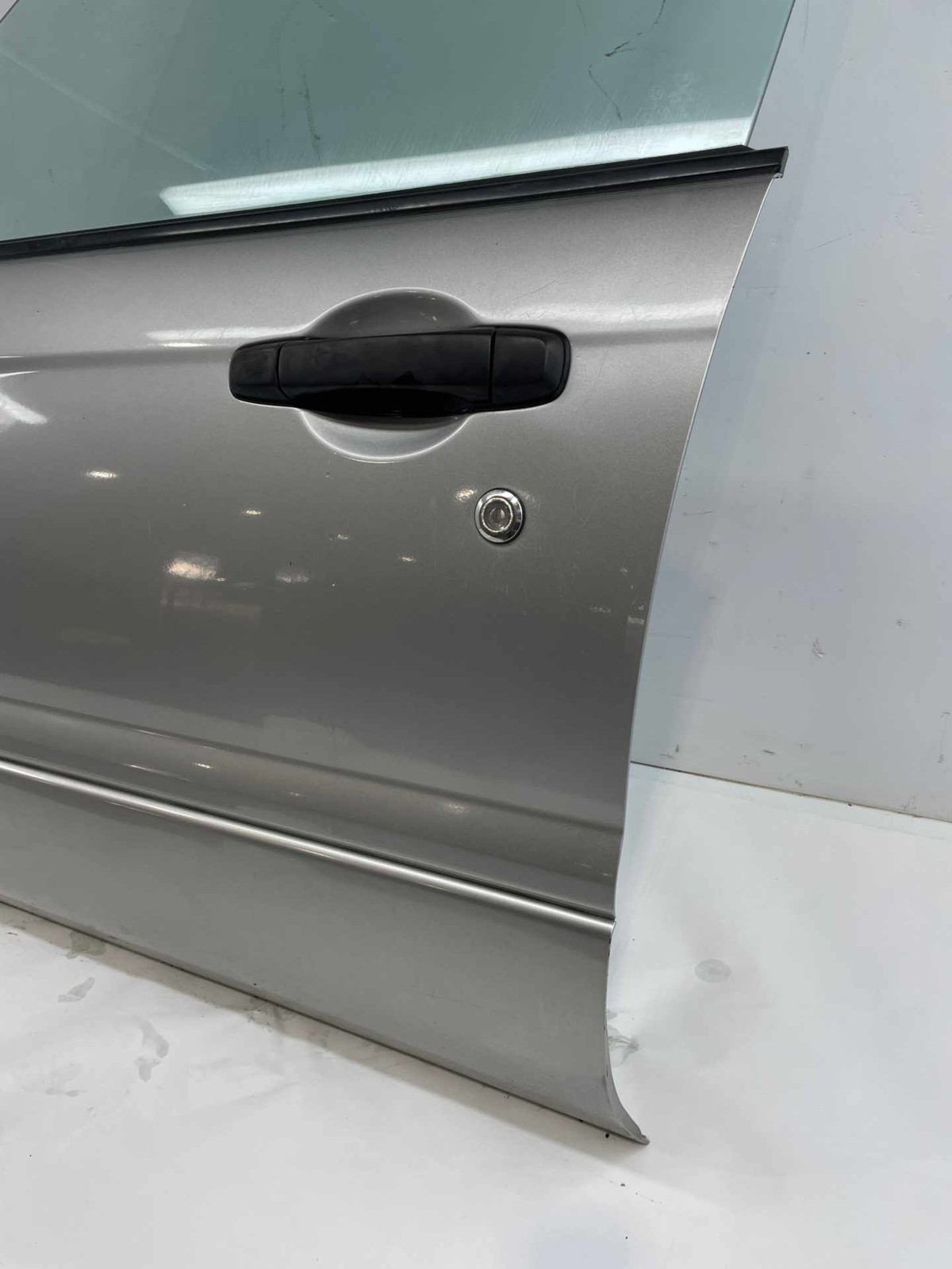 2006-2008 Subaru Forester LH Driver Front Door Assembly W/ Glass & Panel Scratch Item image 4