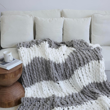 Maetoow Chenille Chunky Knit Blanket Throw （40×50 Inch）, Handmade Warm &amp; Cozy Bl - £59.38 GBP