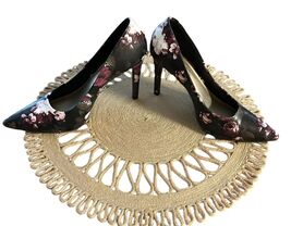 Christian Siriano Floral Pointed Toe Heels Pumps - $13.94 CAD