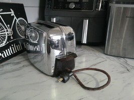 Vintage Toastmaster 1B14 Chrome Toaster – Mid-Century Retro – Works! - $27.68
