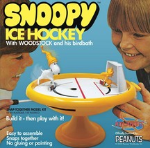 Snoopy and Woodstock Ice Hockey Game/Plastic Model Kit Atlantis Models M5696 - £31.06 GBP