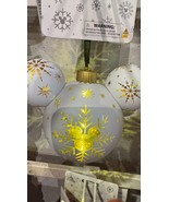 Disney Parks Mickey Mouse Shape White w/ Gold Color Snowflake Light Up O... - $826.63 MXN