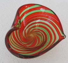 Murano Venetian Style  Valentine &quot;Heart Shaped Bowl&quot; Red with Green Candy Colore - £53.55 GBP