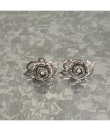 Vintage Rose Flower Earring Crystal Center Silver Tone Screw Backing Mid... - €10,28 EUR