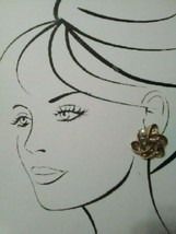Vintage Fashion Clip Earrings Golden Textured Swirl Ribbon Pink Blue Rhinestones - £24.30 GBP