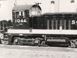 Southern Railway Railroad SOU #1044T NW2 Electromotive Train Photo Atlan... - $9.49