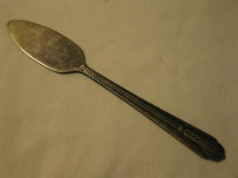 WM Rogers 1939 Allure Pattern Silver Plated 6&quot; Flat Cheese Knife - $8.00