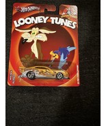 2012 HOT WHEELS POP CULTURE LOONEY TUNES ROAD RUNNER ’10 PRO STOCK CAMARO - $367.21 MXN