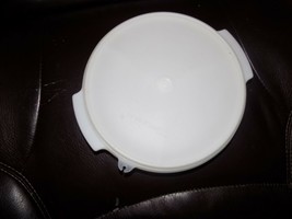 Tupperware &quot;Suzette&quot; 3 Sectioned Party Tray w/Lid No Handle #608-3 EUC - £17.02 GBP