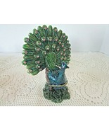JEWELED PEACOCK HINGE TRINKET BOX 4.5&quot;H GREEN LACQUERED FEATHERS PINK JE... - $314.57 MXN