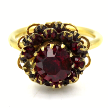 Vintage Sarah Coventry Ring Gold Tone Red Rhinestone Size 7 Adjustable - £9.43 GBP