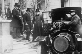 Teddy Roosevelt leaving U.S. Ambassador Bacon&#39;s residence to call on Fallerieres - £17.30 GBP+