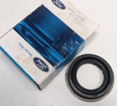 NOS OEM Ford E8TZ-4676-C Differential Pinion Seal - €12,65 EUR